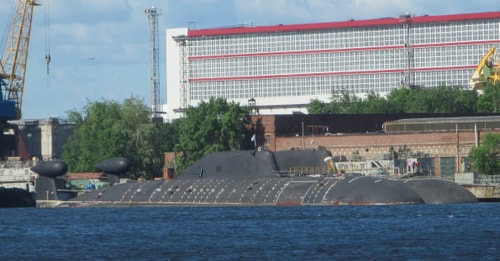 Hai tàu lớp Shchuka-B đang chờ đại tu tại nhà máy Severodvinsk. Ảnh: Airbase.ru.