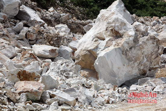 Hiện trường vụ sập mỏ đá tại Quỳ Hợp ngày 16/10/2016.