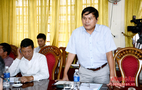 Ông Nguyễn Công Vĩnh, TGĐ Công ty CP lâm nghiệp tháng Năm cam kết thực hiện tốt các chính sách mà công ty ban hành trên địa bàn huyện