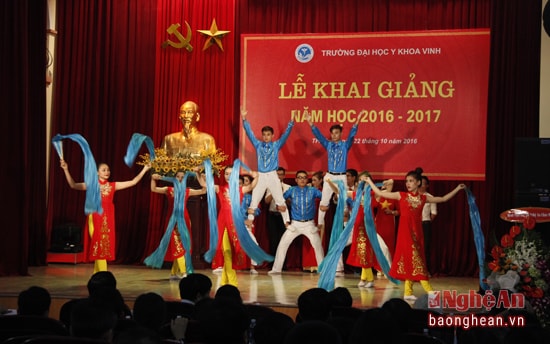 Tiết mục văn nghệ chào mừng năm học mới.