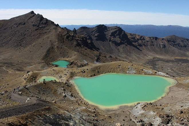 New Zealand: Có thể tìm thấy tất cả mọi thứ ở New Zealand, từ các dòng sông băng đến các khu rừng nhiệt đới, những ngọn núi lửa. Khoảng 20% diện tích đất nước này là vườn quốc gia, với phong cảnh tự nhiên được bảo vệ một cách cực kỳ nghiêm túc.