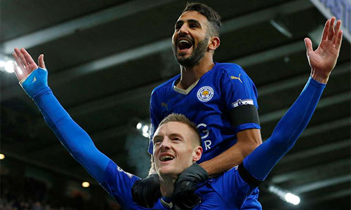 Mahrez và Vardy được góp mặt nhờ chiến công giúp Leicester City vô địch Ngoại hạng Anh mùa trước. 