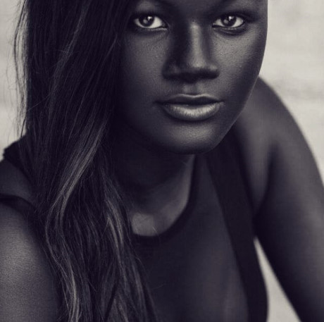 Diop tự đặt biệt danh cho mình là “Nữ hoàng sắc tố đen”