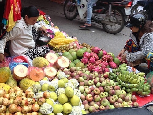 Hoa quả từ Trung Quốc, Lào…sẽ được miễn thuế khi vào thị trường Việt.  Ảnh: Ngọc Dung. 