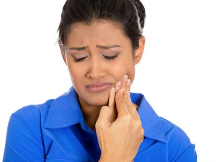 Công dụng bất ngờ của bột lá xoan ảnh 4
