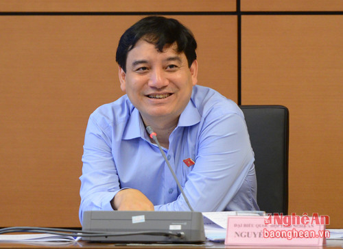Đại biểu Nguyễn Đắc Vinh tán thành dự án luật chỉ điều chỉnh ngoại thương hàng hóa.