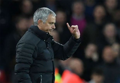 Mourinho luôn gặp rắc rối vì vạ miệng. Ảnh: Reuters