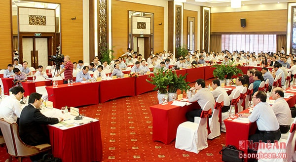 Khoảng 200 đại biểu là các nhà khoa học, nghiên cứu, chuyên gia trên các lĩnh vực tham gia hội thảo.