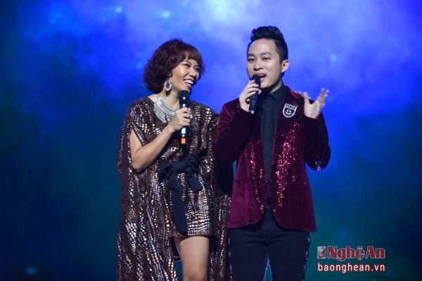 Đêm nhạc có sự đóng góp của ca sỹ Hà Trần và Tùng Dương