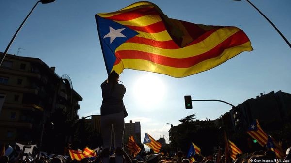 Cuộc trưng cầu dân ý về nền độc lập của vùng Catalonia năm tớisẽ là vấn đề hóc búa của Thủ tướng Rajoy (DW).