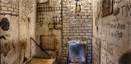 Một phòng tắm ở nhà tù Tây Virginia, Mỹ, nơi đã diễn ra khoảng 100 vụ hành hình cho tới năm 1995, giờ mở cửa cho du khách tham quan.