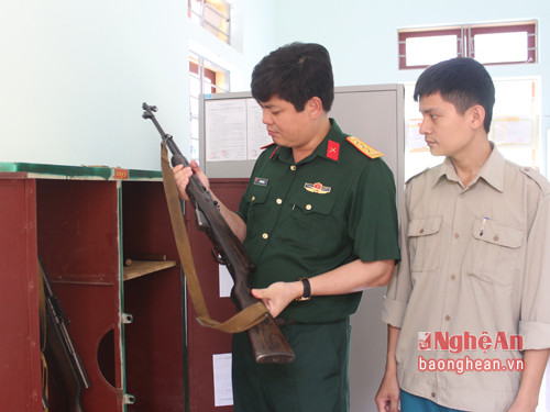 Kiểm tra công tác bảo quản vũ khí tại Ban CHQS xã Yên Tĩnh,huyện Tương Dương