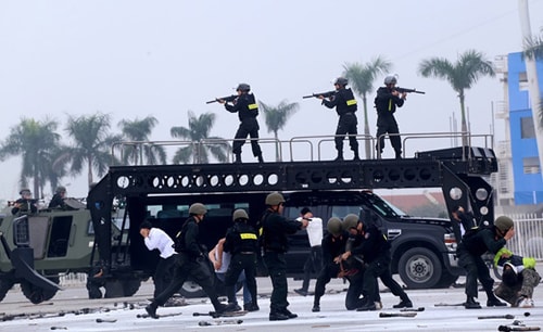 canh-sat-co-dong-co-tu-lenh-moi