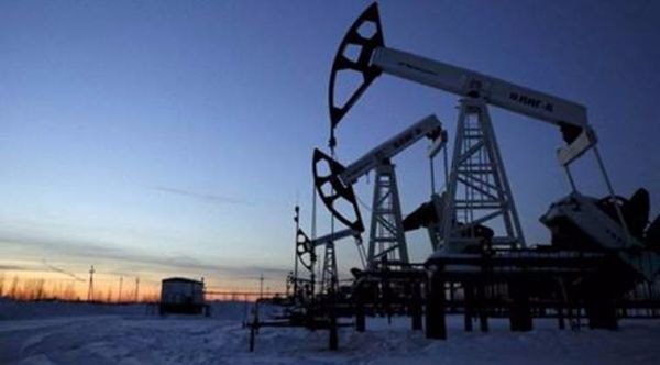 “Vàng đen” là nguồn doanh thu sống còn của rất nhiều quốc gia hiện nay.Ảnh: Reuters