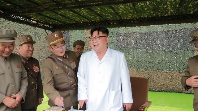 Theo Chris Patten, Triều Tiên đang tiến gần tới mục tiêu phát triển năng lực hạt nhân và tên lửa. Ảnh: Internet.
