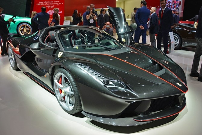 LaFerrari Aperta sở hữu thiết kế tương tự bản coupe.