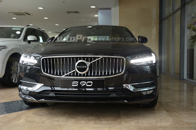 Volvo S90 2017, đối thủ  Mercedes-Benz E-Class, chốt giá 2,7 tỷ Đồng ở Việt Nam - Ảnh 2.