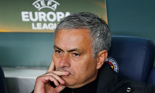 mourinho-te-hon-moyes-va-van-gaal-qua-16-tran-dau-nam-man-utd