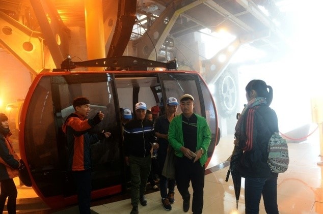 Tinh trang chen chuc tren 'noc nha Dong Duong' len bao Anh hinh anh 2