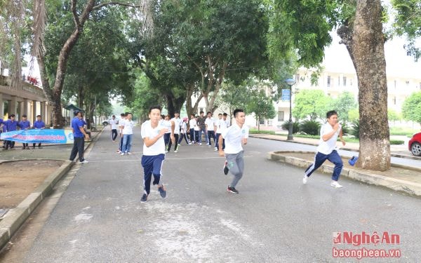 Hoạt động thể thao sôi nổi của sinh viên Trường Đại học Sư phạm Kỹ thuật Vinh.