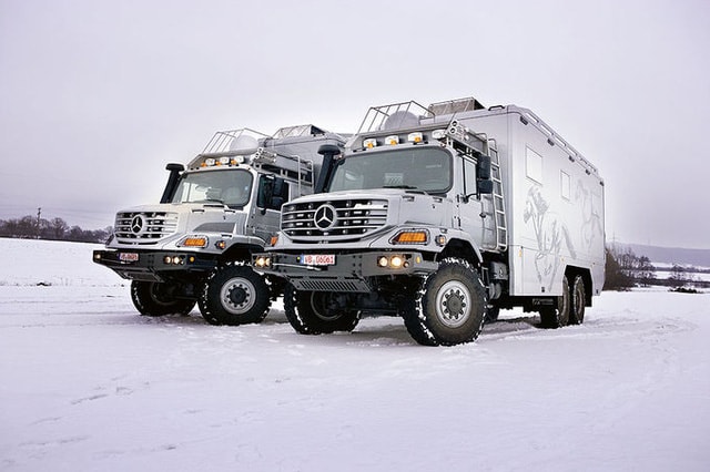 Với thiết kế dã chiến cùng động cơ mạnh mẽ, Mercedes-Benz Zetros 6x6 Mobile Home có thể hoạt động trong cả những điều kiện khắc nghiệt.