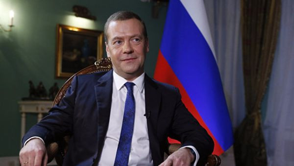 Thủ tướng Nga Dmitri Medvedev gặp người đống cấp Trung Quốc Lý Khắc Cường.