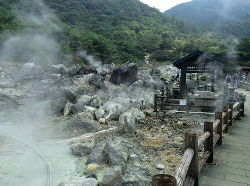 Thị trấn Unzen ở Nagasaki, khu vực onsen nổi tiếng ở bán đảo Kyushu. Ảnh: Văn Trãi.