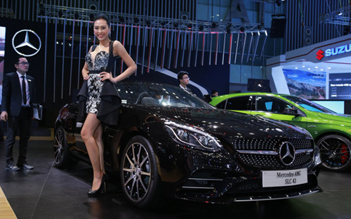 Mẫu xe thể thao SLC 43 AMG luôn thu hút khách thăm quan VIMS 2016, đặc biệt là người tiêu dùng trẻ.