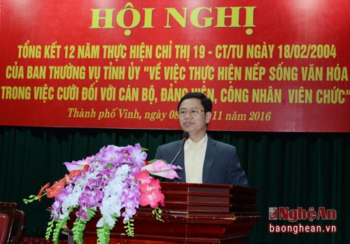 Đồng chí Nguyễn Xuân Sơn - Phó Bí thư Thường trực Tỉnh ủy, Chủ tịch HĐND tỉnh yêu cầu các cấp ngành, địa phương xây dựng hoàn thiện các mô hình cưới theo nếp sống văn hóa mới, phổ biến mô hình cho mọi người biết và thực hiện.