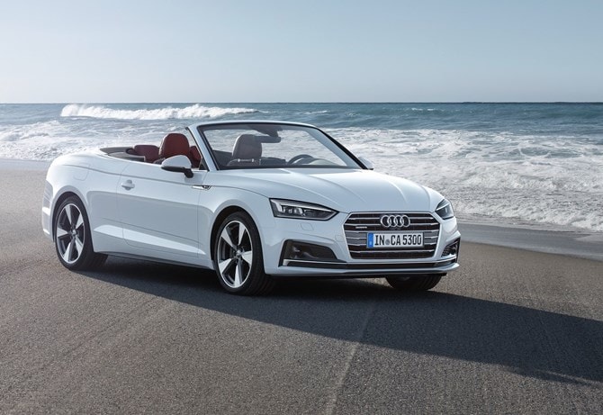 Audi A5 Cabriolet 2018 sở hữu mui mềm có khả năng đóng trong 18 giây, mở trong 15 giây.