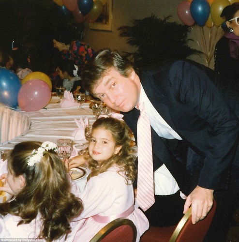 Ivanka Trump là con thứ 2 của Donal Trum với người vợ đầu tiên Ivana Zelníčková.