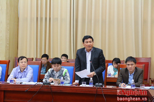 Ông Hà Thanh Tịnh - Phó Chủ tịch UBND Thành phố Vinh nêu những khó khăn vướng mắc trong quá trình thực hiện công tác GPMB.