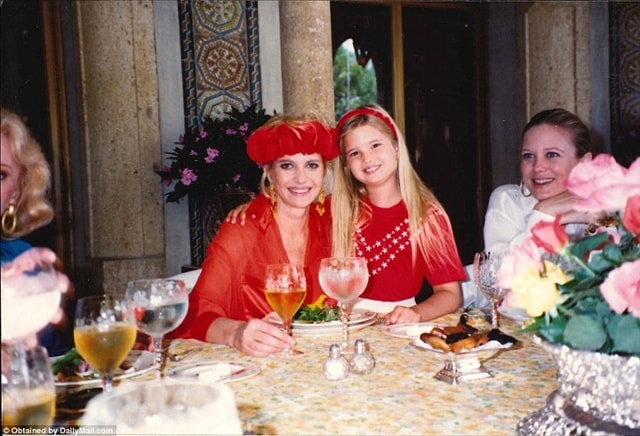 Ivanka và mẹ - bà Ivana.