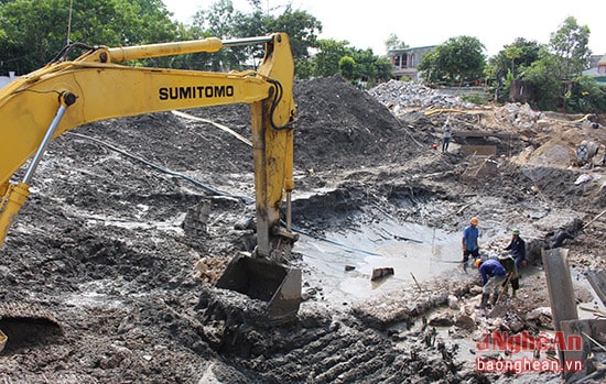 Thi công dở dang các công trình cũng là một trong những nguyên nhân gây ngập úng