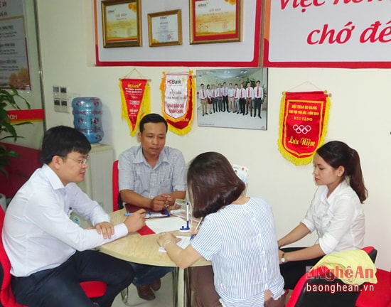 Một cuộc lập vi bằng ghi nhận cuộc làm việc bàn giao tài sản thế chấp của Ngân hàng HD Bank chi nhánh Nghệ An