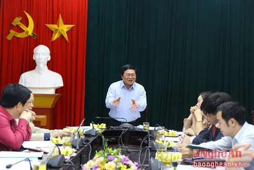 Đồng chí Hồ Mậu Thanh nêu ý kiến về những giải pháp nhằm nhân rộng những điển hình tiên tiến.