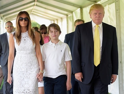 Barron Trump, tên đầy đủ là Barron William Trump, sinh ngày 20/3/2006 tại quận Manhattan, thành phố New York, năm nay 10 tuổi.