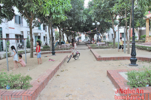 Khuôn viên khu vui chơi giải trí của khối Tân Hợp phường Hưng Dũng.
