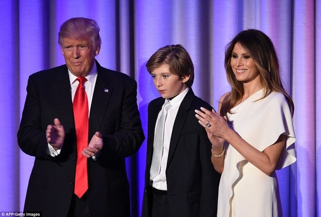 Đây là lần xuất hiện hiếm hoi của Barron Trump, con út của tân Tổng thống trước truyền thông.