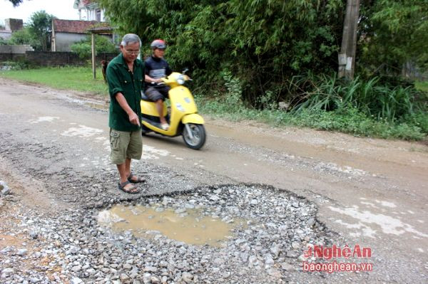 Ông Nguyễn Như Nghĩa cho hay, đoạn đường này đã xảy ra hàng chục vụ tai nạn, nhiều nhất vào khi trời mưa lớn hoặc tối trời