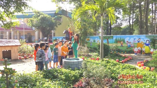 Giờ ngoại khóa ở vườn cổ tích của cô, trò Trường Mầm non Nghi Quang (Nghi Lộc).