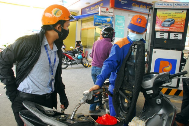 Doanh thu giảm, Petrolimex vẫn lãi 2.329 tỉ đồng từ xăng dầu 