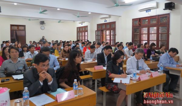 Các đại biểu tham dự Hội thi giảng viên dạy giỏi do Trường Chính trị tổ chức.