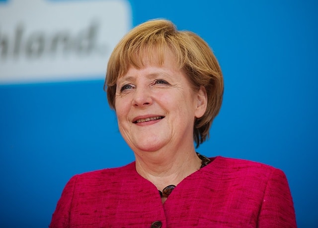 Ngày 9/12, tạp chí TIME danh tiếng của Mỹ bình chọn nữ Thủ tướng Đức Angela Merkel trở thành Nhân vật của năm vì những ảnh hưởng đối với tình hình thế giới trong năm 2015. Bà là người phụ nữ thứ 4 trên thế giới nhận vinh dự này kể từ năm 1927. Nữ thủ tướng Đức được mệnh danh là người đàn bà thép và đứng đầu danh sách 100 phụ nữ quyền lực nhất thế giới năm thứ 4 liên tiếp do Forbes bình chọn. Ảnh: Elexander Kurz 