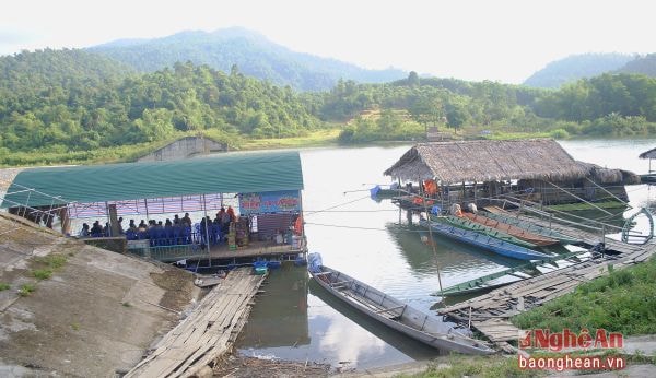 Đập Phà Lài đang được huyện Con Cuông tạo điều kiện cho các tổ chức, cá nhân khai thác thành tua du lịch sinh thái khá hấp dẫn.
