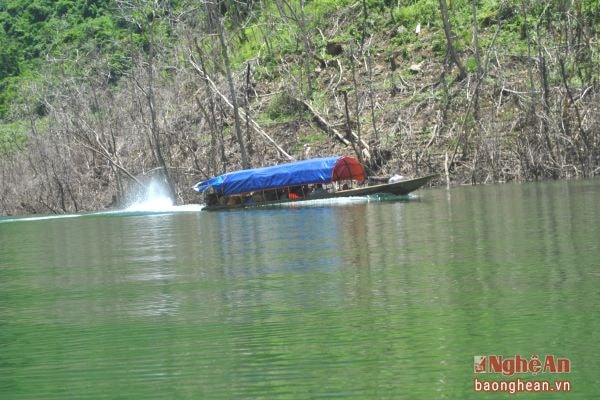 Hồ thủy điện Bản Vẽ Tương Dương.