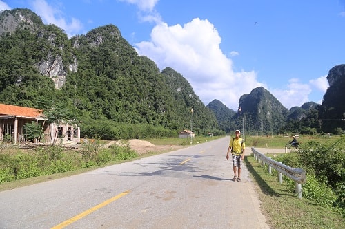 anh-tay-di-bo-khap-the-gioi-me-mn-nui-rung-viet-nam-2