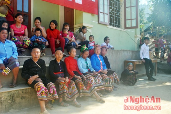 Người dân vui hội tại nhà văn hóa cộng đồng, ảnh tư liệu