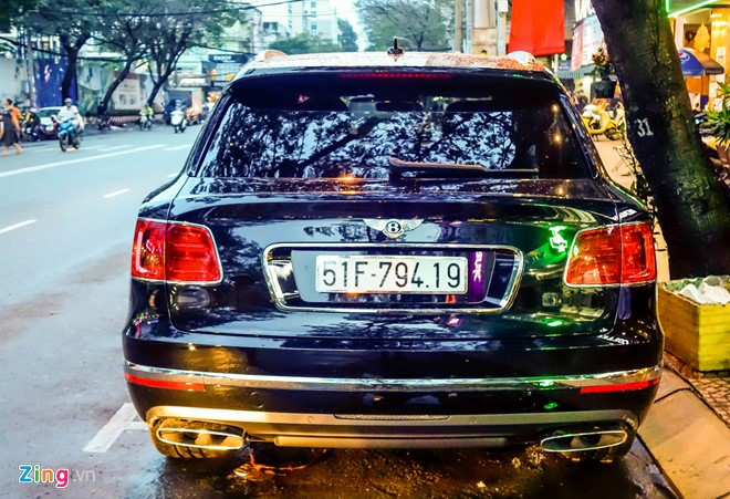 Anh Bentley Bentayga - sieu SUV gia 19 ty dong o Sai Gon hinh anh 3