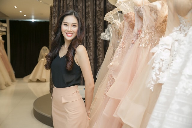 Người đẹp mang trong mình sự háo hức khi được đặt chân đến đất Mỹ. Mới đây, Diệu Ngọc cũng chính thức chia sẻ video về bản thân cũng như đất nước đến bạn bè quốc tế.